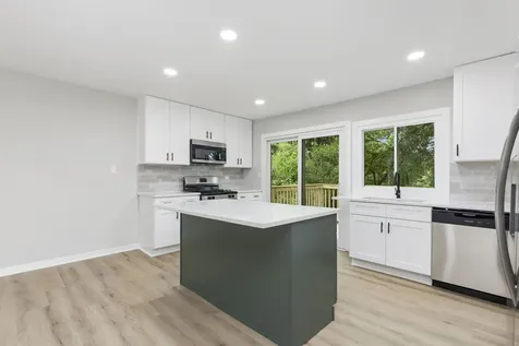 105 Cedarwood Court Bolingbrook IL 60440
