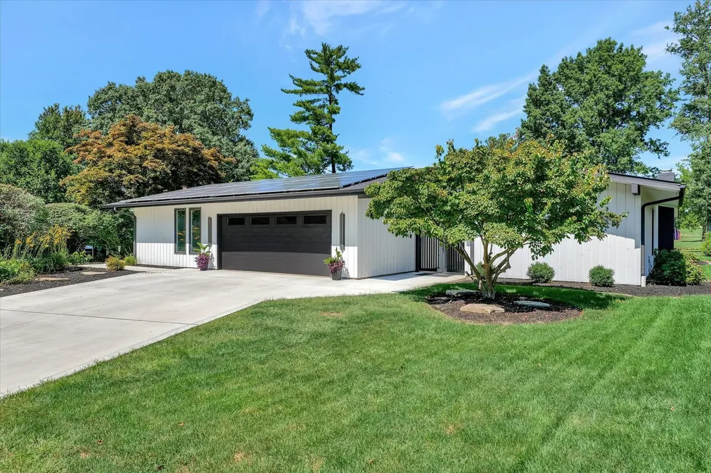 102 Greencroft Drive Champaign IL 61821