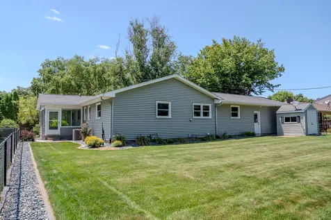 2918 30TH Street Moline IL 61265