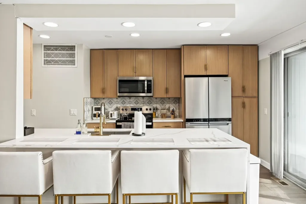 1601 East Maple Terrace Lisle IL 60532
