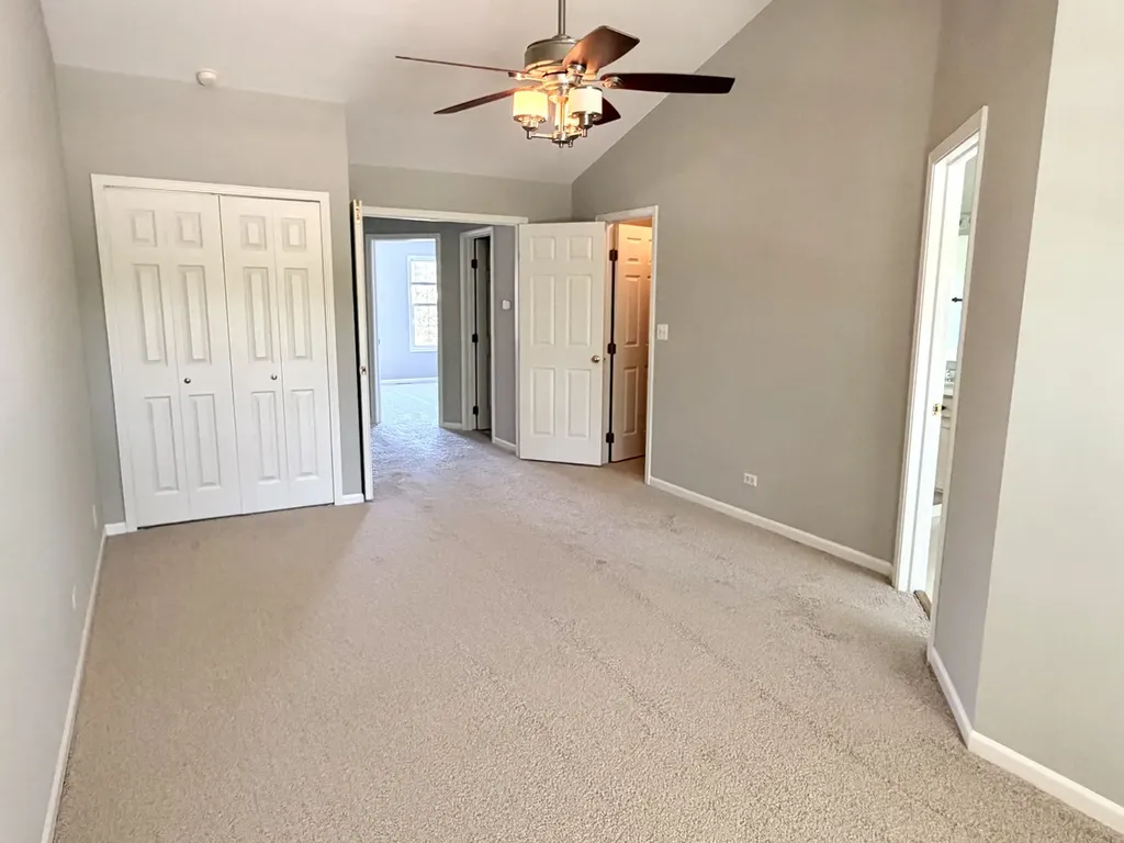 166 Avalon Court Roselle IL 60172