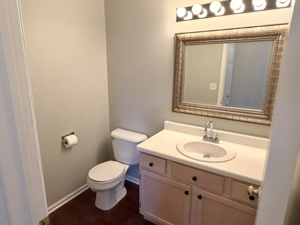 166 Avalon Court Roselle IL 60172