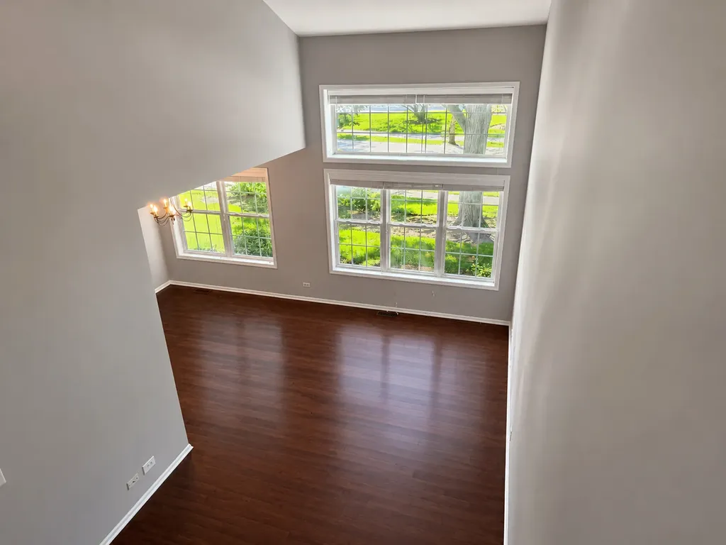 166 Avalon Court Roselle IL 60172