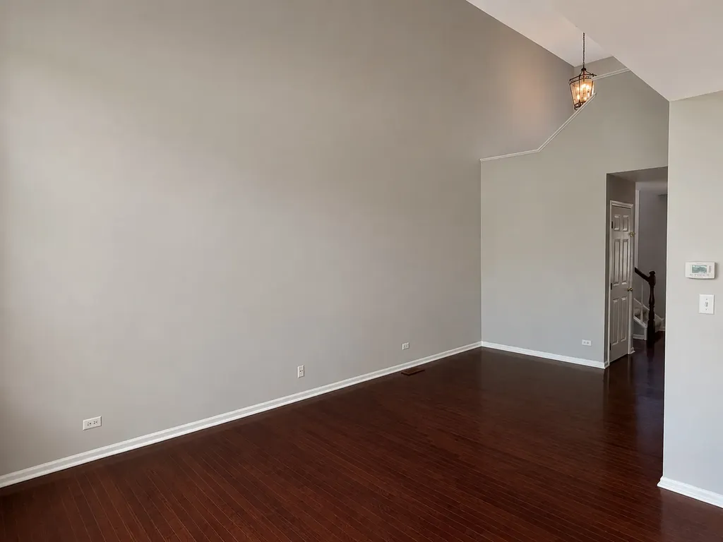 166 Avalon Court Roselle IL 60172