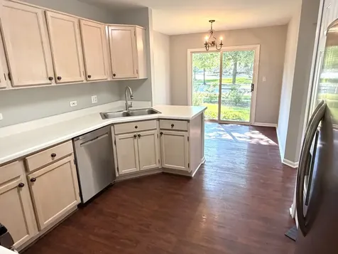 166 Avalon Court Roselle IL 60172