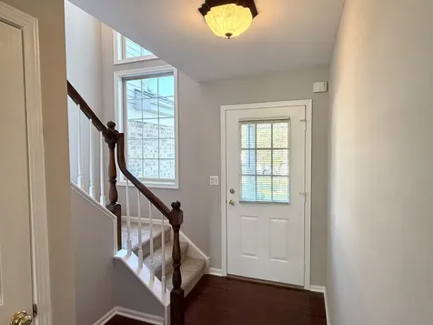 166 Avalon Court Roselle IL 60172