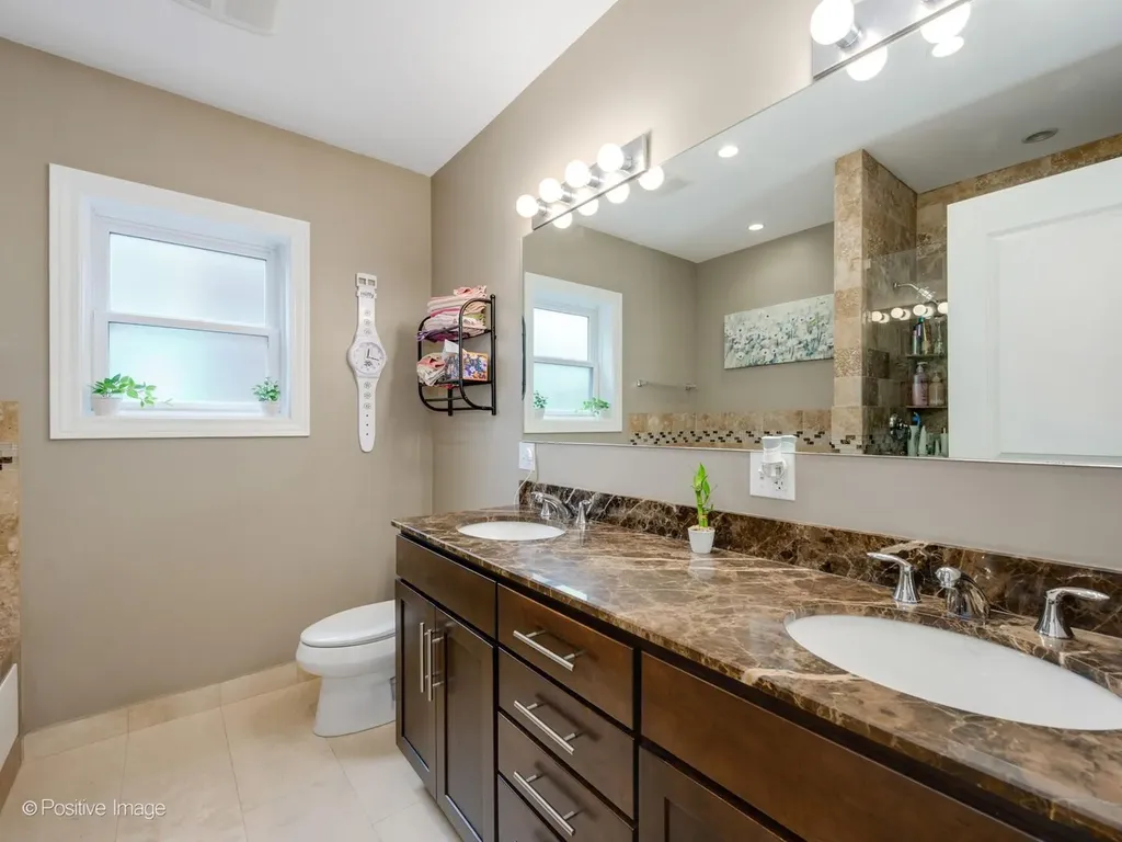 2849 North Ashland Avenue Chicago IL 60657
