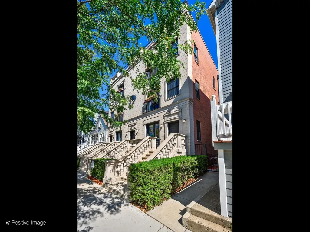 2849 North Ashland Avenue Chicago IL 60657