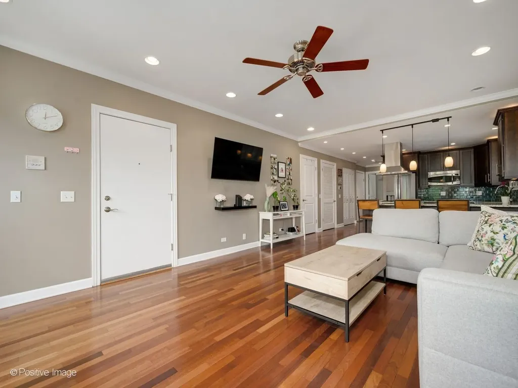 2849 North Ashland Avenue Chicago IL 60657