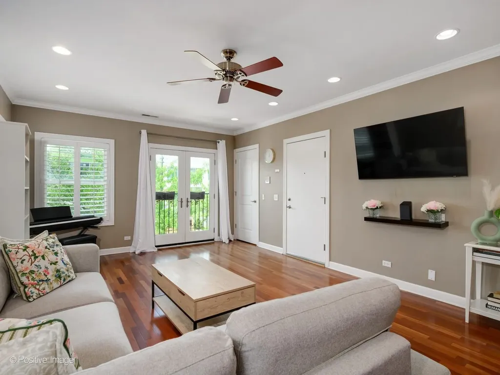 2849 North Ashland Avenue Chicago IL 60657
