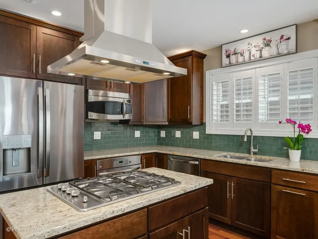 2849 North Ashland Avenue Chicago IL 60657