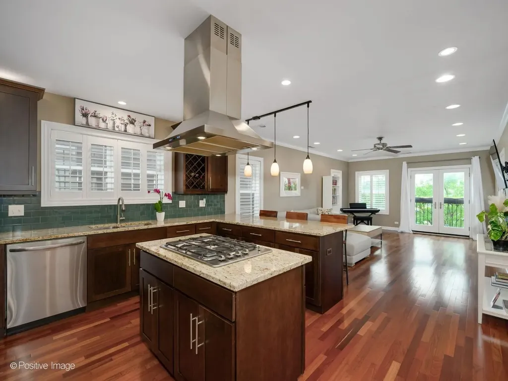 2849 North Ashland Avenue Chicago IL 60657