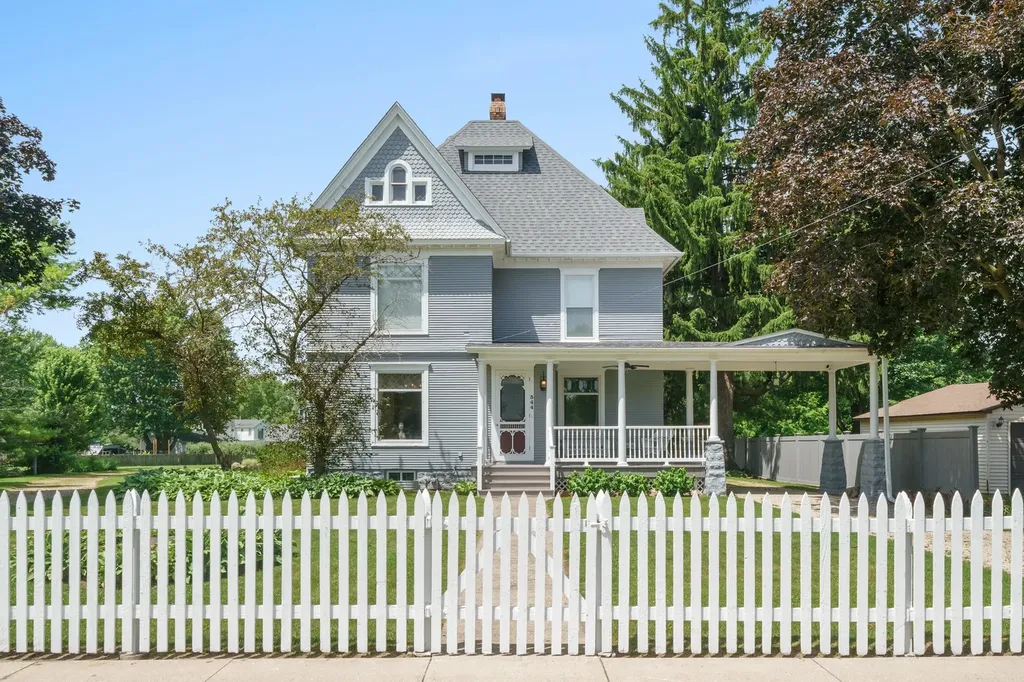 344 Flagg Street Paw Paw IL 61353
