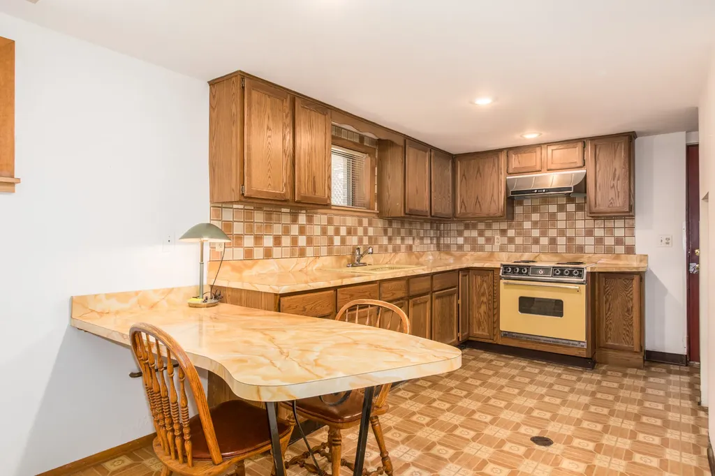 5950 West Foster Avenue Chicago IL 60630