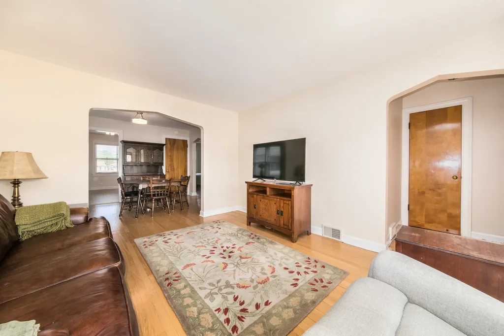 5950 West Foster Avenue Chicago IL 60630