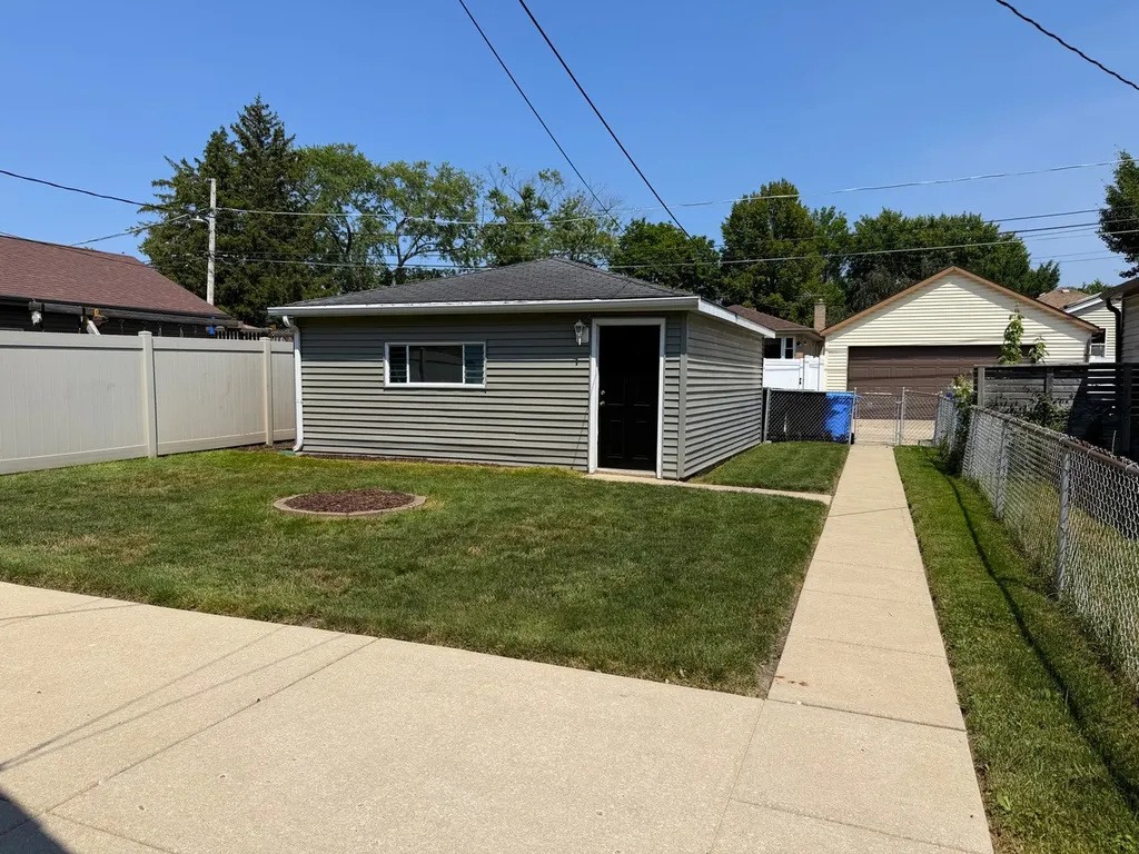 11247 South Albany Avenue Chicago IL 60655