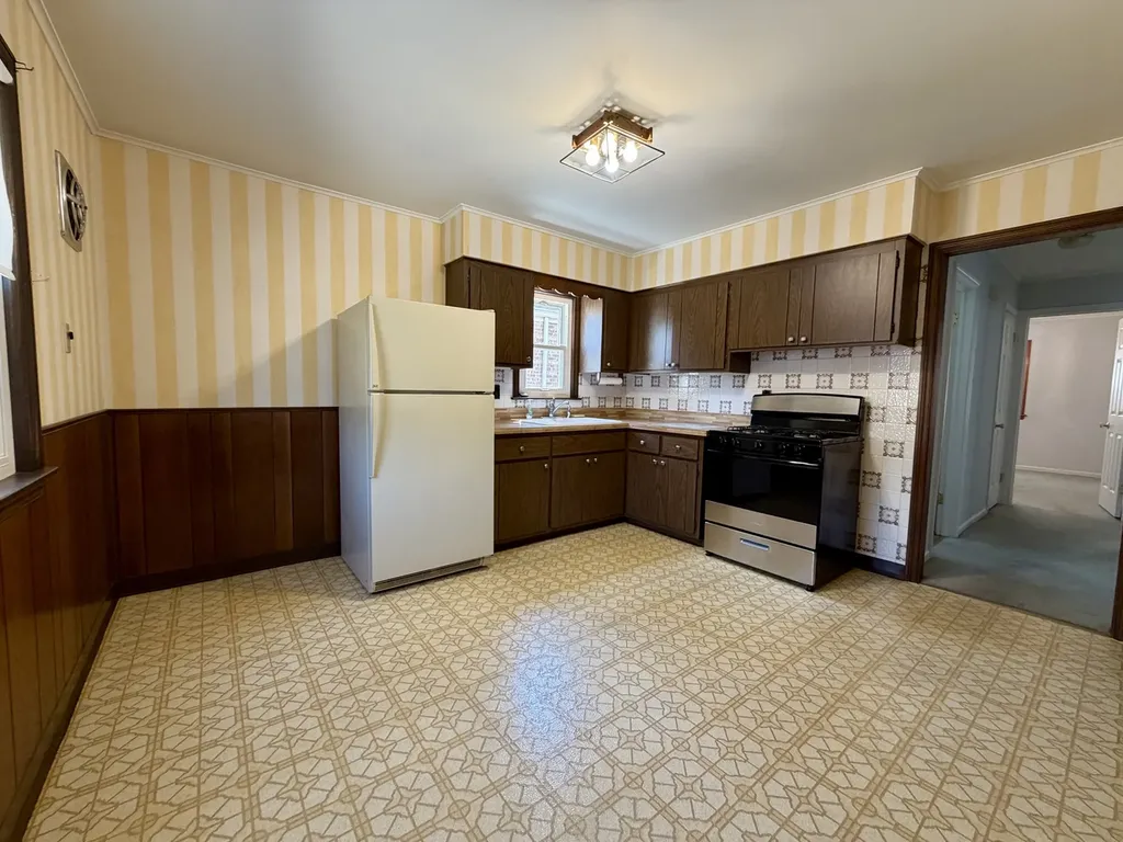 11247 South Albany Avenue Chicago IL 60655