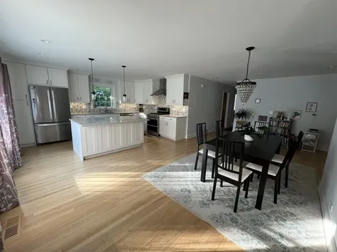 255 Riverside Drive Northfield IL 60093