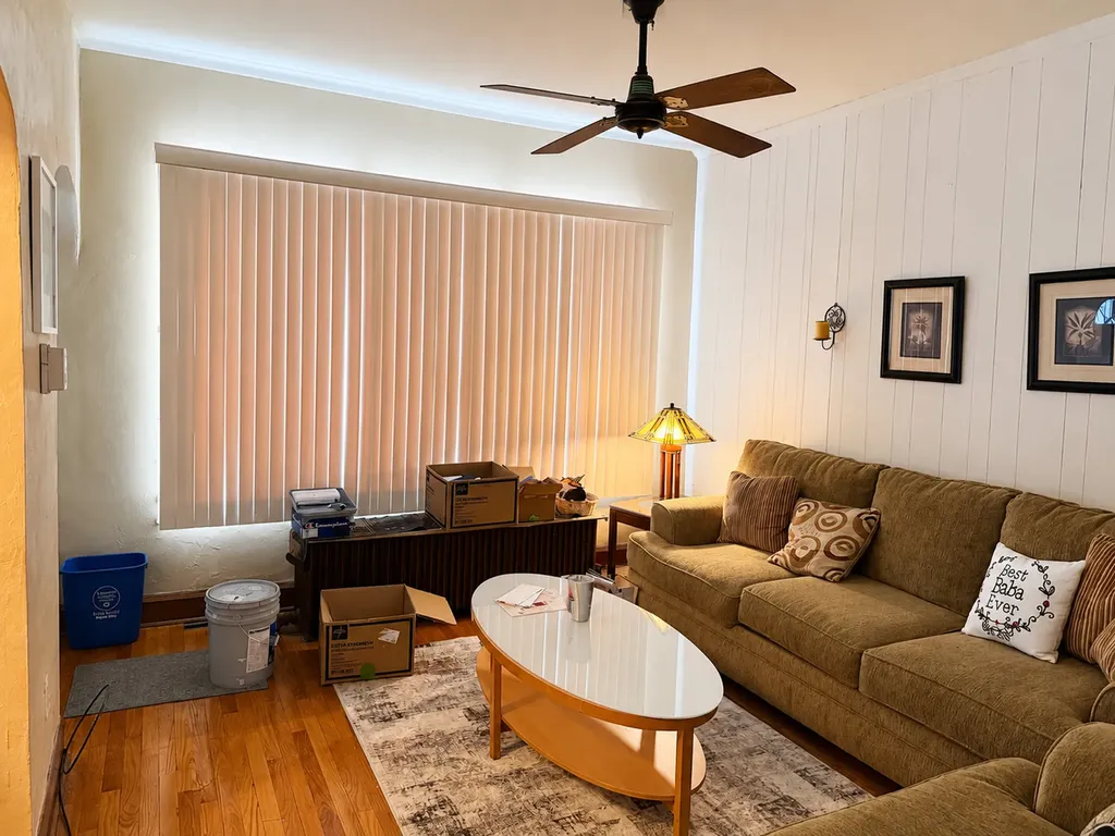 11144 South Green Bay Avenue Chicago IL 60617