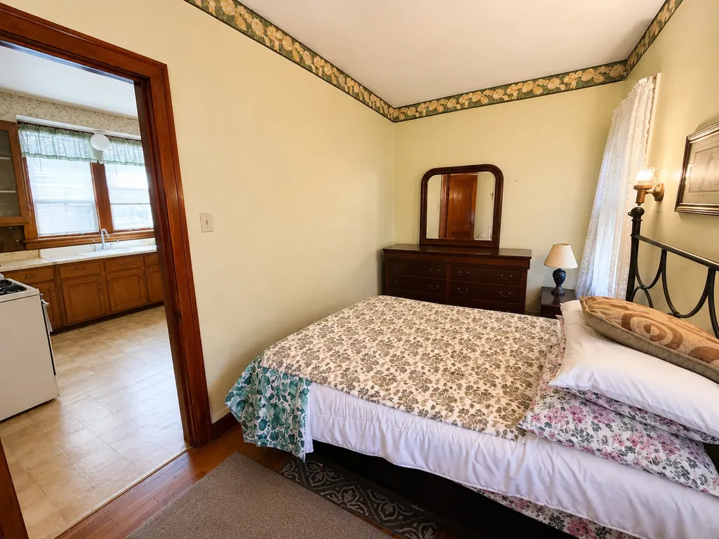11144 South Green Bay Avenue Chicago IL 60617
