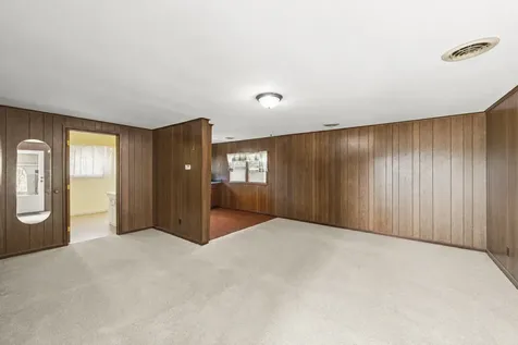 221 Castle Street Sandwich IL 60548
