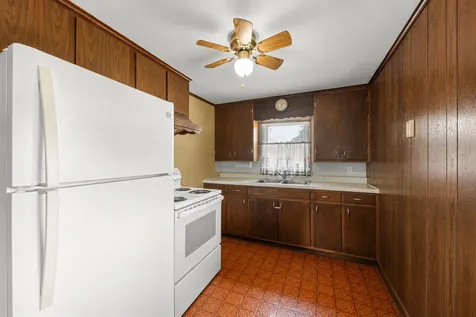 221 Castle Street Sandwich IL 60548