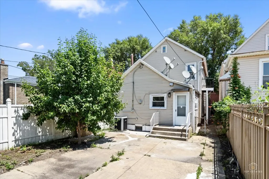 3504 South Maplewood Avenue Chicago IL 60632