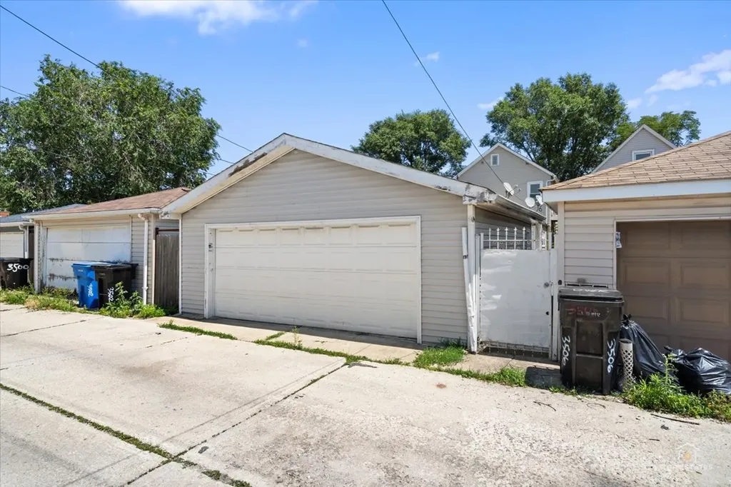 3504 South Maplewood Avenue Chicago IL 60632