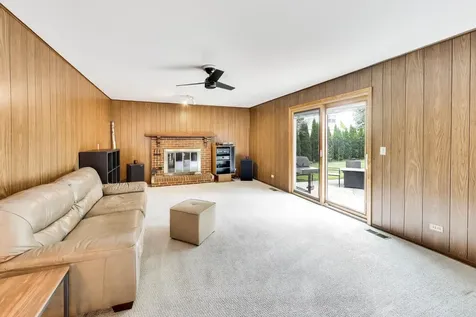 1207 West Thomas Street Arlington Heights IL 60004