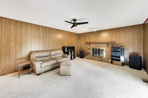 1207 West Thomas Street Arlington Heights IL 60004