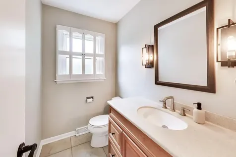 1207 West Thomas Street Arlington Heights IL 60004