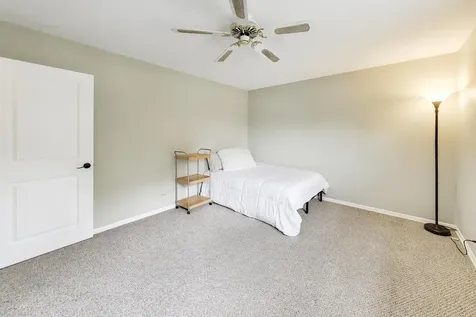 1207 West Thomas Street Arlington Heights IL 60004