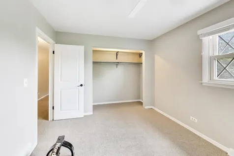 1207 West Thomas Street Arlington Heights IL 60004