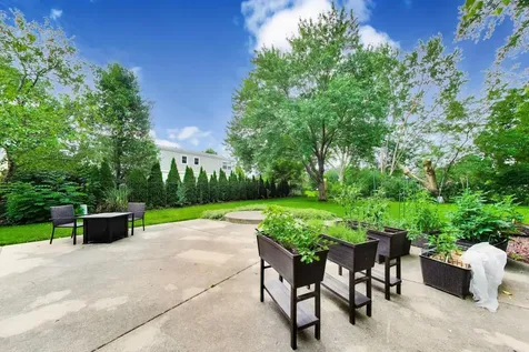 1207 West Thomas Street Arlington Heights IL 60004