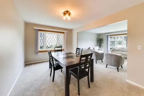 1207 West Thomas Street Arlington Heights IL 60004