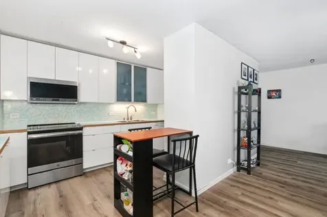 4250 North Marine Drive Chicago IL 60613