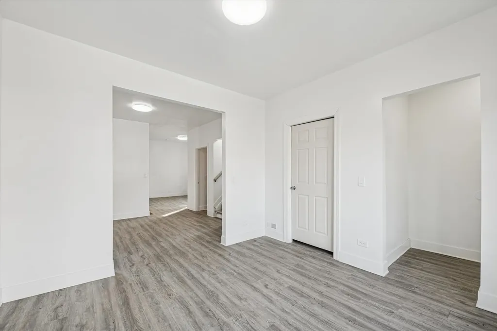 6843 South Carpenter Street Chicago IL 60621