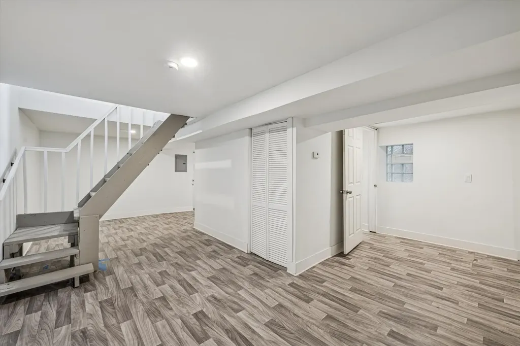 6843 South Carpenter Street Chicago IL 60621