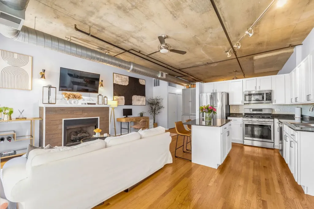 933 West Van Buren Street Chicago IL 60607