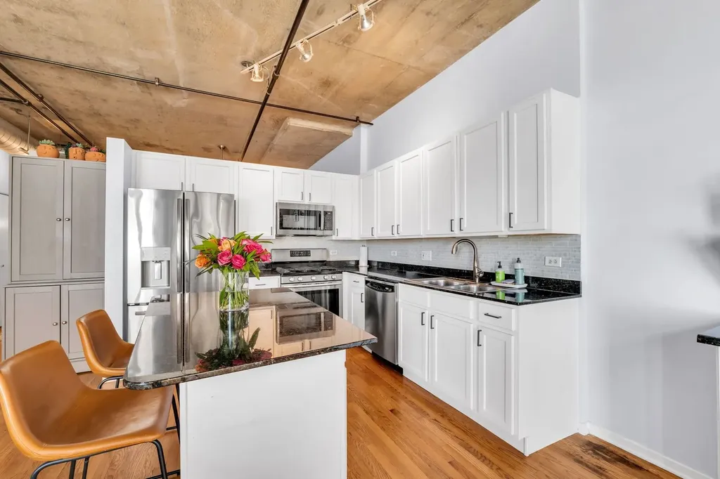 933 West Van Buren Street Chicago IL 60607