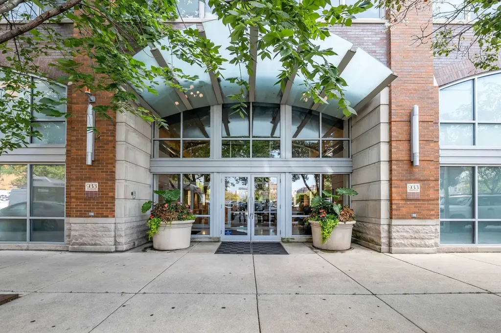 933 West Van Buren Street Chicago IL 60607