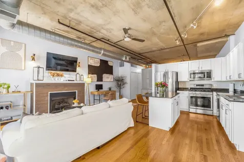 933 West Van Buren Street Chicago IL 60607