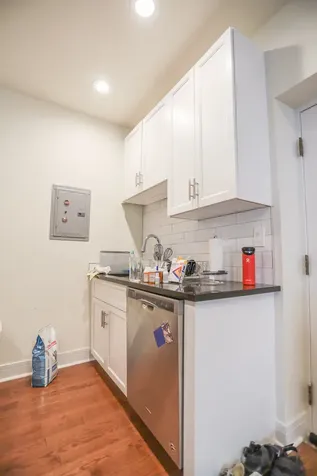 652 West Roscoe Street Chicago IL 60657