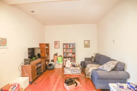 652 West Roscoe Street Chicago IL 60657