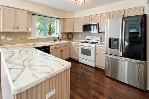 189 Hampton Street Cary IL 60013