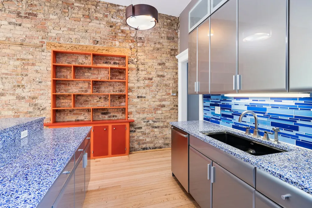 3717 North Pine Grove Avenue Chicago IL 60613