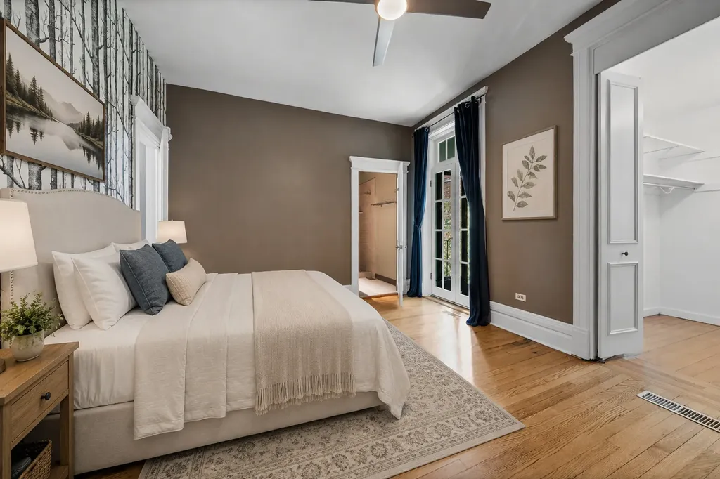 3717 North Pine Grove Avenue Chicago IL 60613