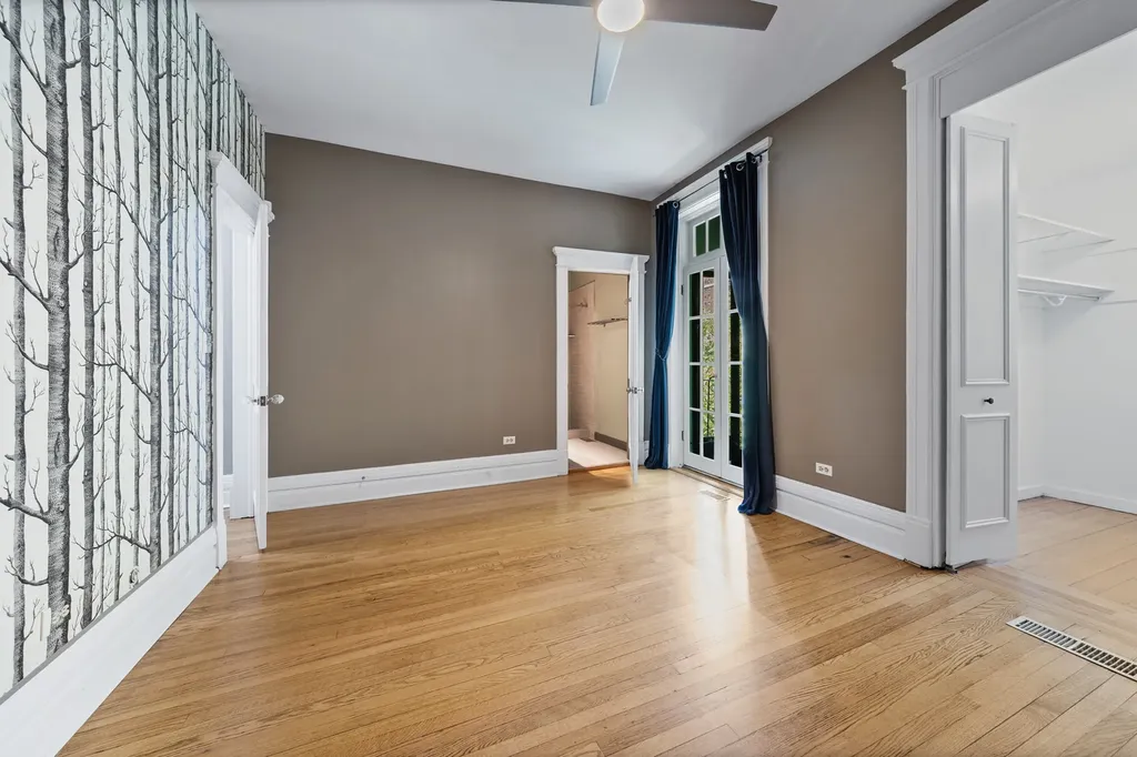 3717 North Pine Grove Avenue Chicago IL 60613