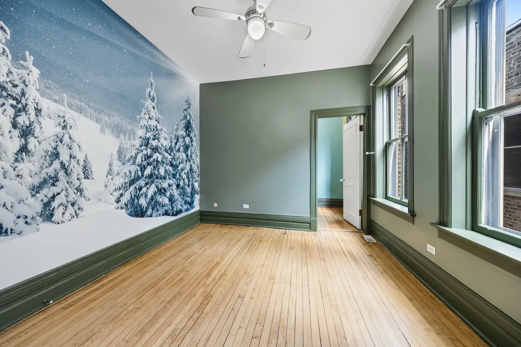 3717 North Pine Grove Avenue Chicago IL 60613