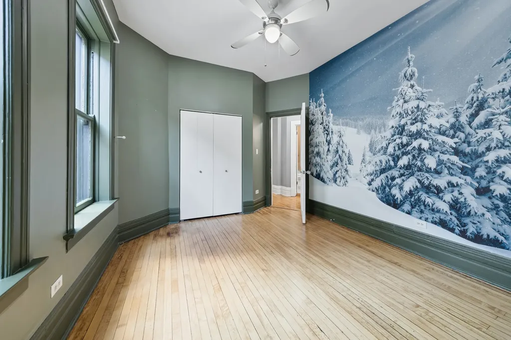 3717 North Pine Grove Avenue Chicago IL 60613